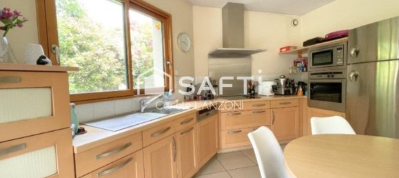 6 bedrooms House in Bruz, France No. 331379 8