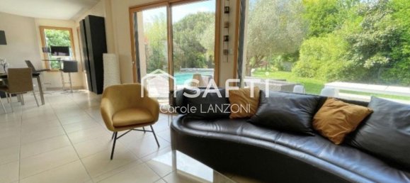 6 bedrooms House in Bruz, France No. 331379 4