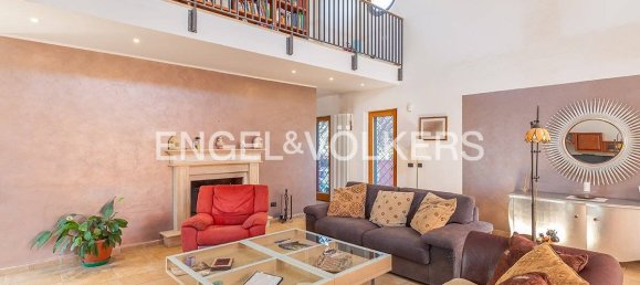 3 bedrooms Villa in Genzano di Roma, Italy No. 102196 3