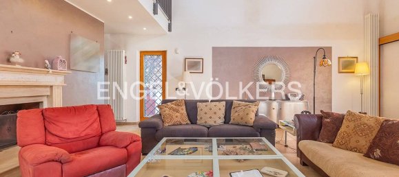 3 bedrooms Villa in Genzano di Roma, Italy No. 102196 5