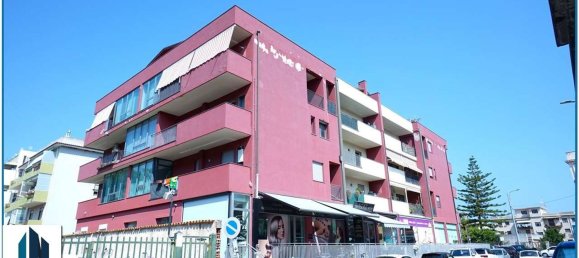 3 bedrooms Apartment in Rometta, Italy No. 377874 2