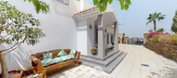 4 bedrooms Villa in Sayalonga, Spain No. 46001 3
