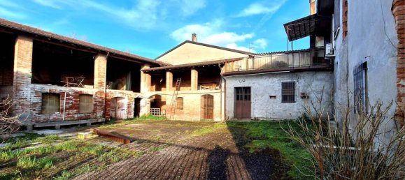 5 Schlafzimmer Haus in Isola Dovarese, Italy, Nr. 212862 31