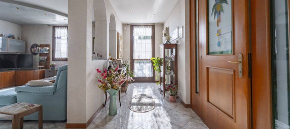 4 bedrooms Villa in Villaverla, Italy No. 219887 2