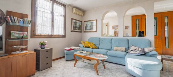 4 bedrooms Villa in Villaverla, Italy No. 219887 5