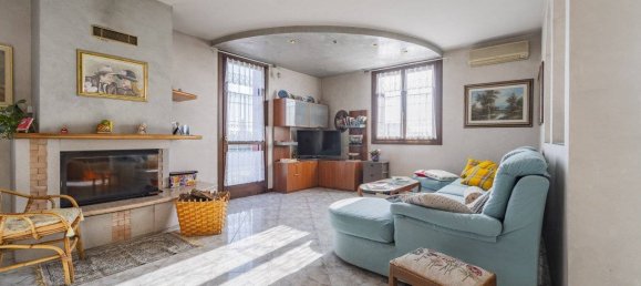 4 bedrooms Villa in Villaverla, Italy No. 219887 3