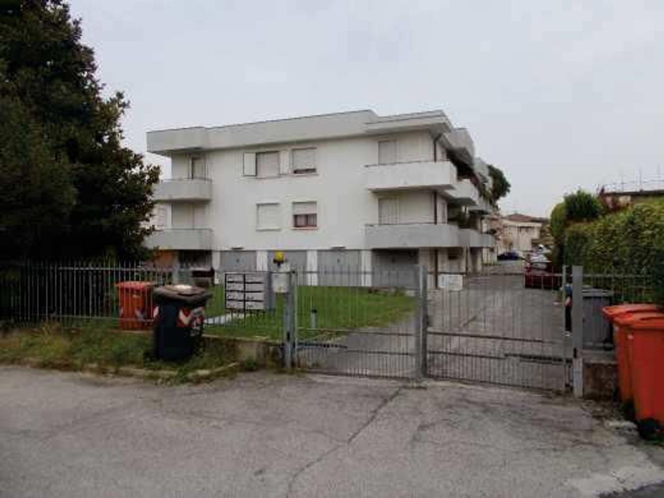 5 rooms Apartment in Ponte San Nicolò, Italy No. 15472