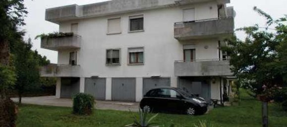 5 rooms Apartment in Ponte San Nicolò, Italy No. 15472 3