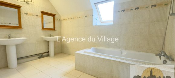 4 bedrooms House in Auneuil, France No. 103439 5