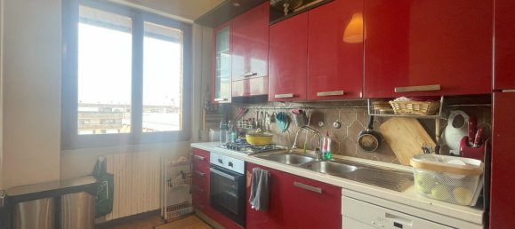 3 rooms Apartment in Prato, Italy No. 261333 9