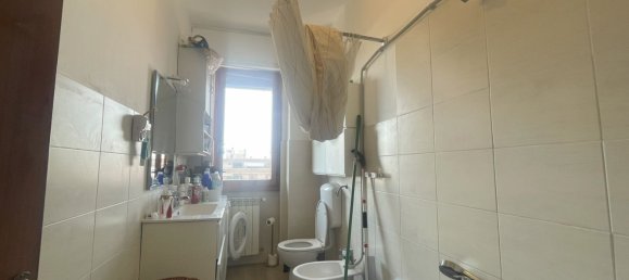 3 rooms Apartment in Prato, Italy No. 261333 8