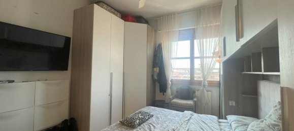 3 rooms Apartment in Prato, Italy No. 261333 6