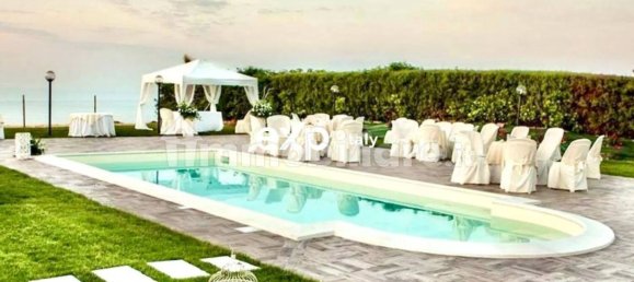 14 bedrooms Villa in Petacciato, Italy No. 297774 9