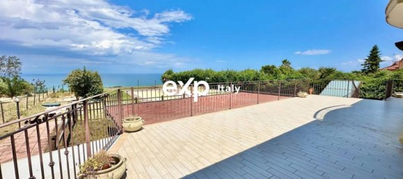 14 bedrooms Villa in Petacciato, Italy No. 297774 17