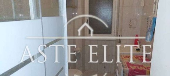 3 rooms Apartment in Rome, Italy No. 197443 8