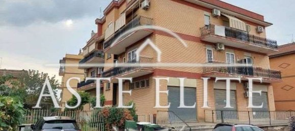 3 rooms Apartment in Rome, Italy No. 197443 3