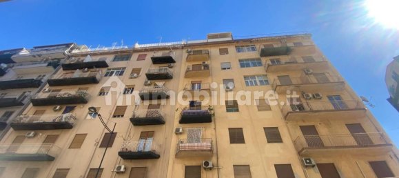 Apartamento de 2 dormitorios en Palermo, Italy No. 360230 2