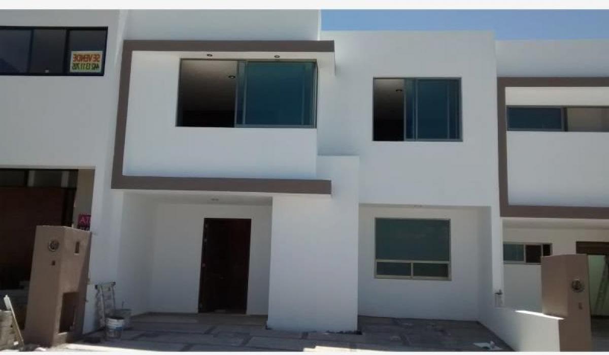 Casa de 3 dormitorios en Querétaro, Mexico No. 173602