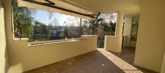 Apartamento de 2 dormitorios en Marbella, Spain No. 185101 2