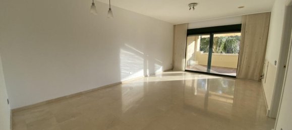 Apartamento de 2 dormitorios en Marbella, Spain No. 185101 5