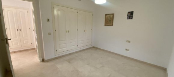 Apartamento de 2 dormitorios en Marbella, Spain No. 185101 9