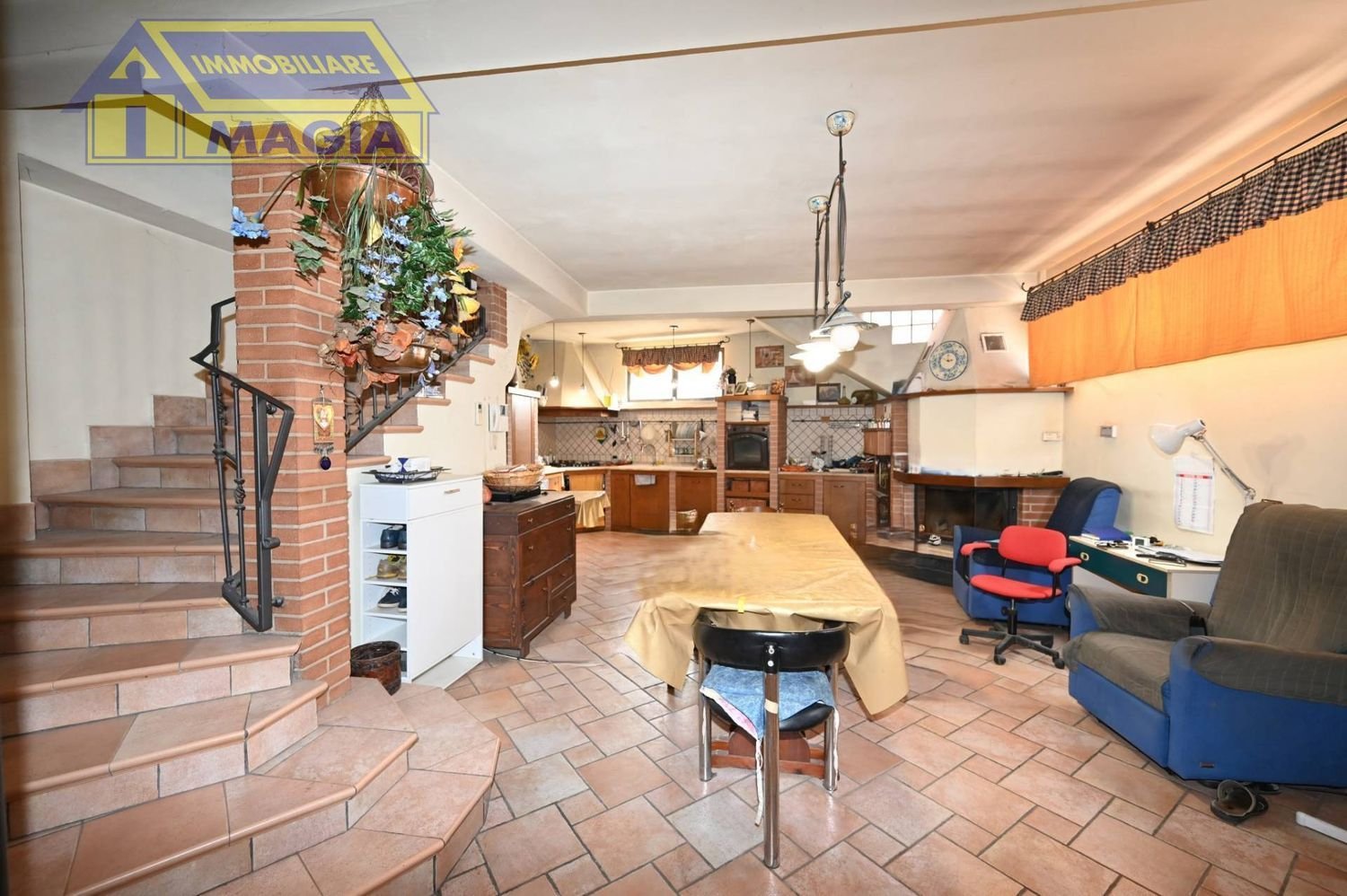 290m² Office in Ascoli Piceno, Italy No. 71630