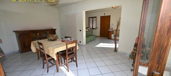 290m² Office in Ascoli Piceno, Italy No. 71630 11