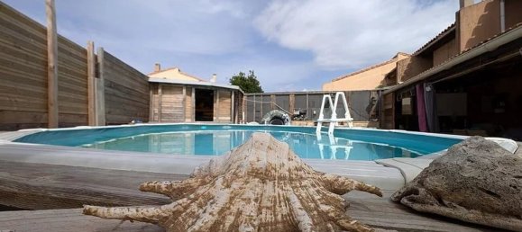 3 bedrooms House in Istres, France No. 335103 5