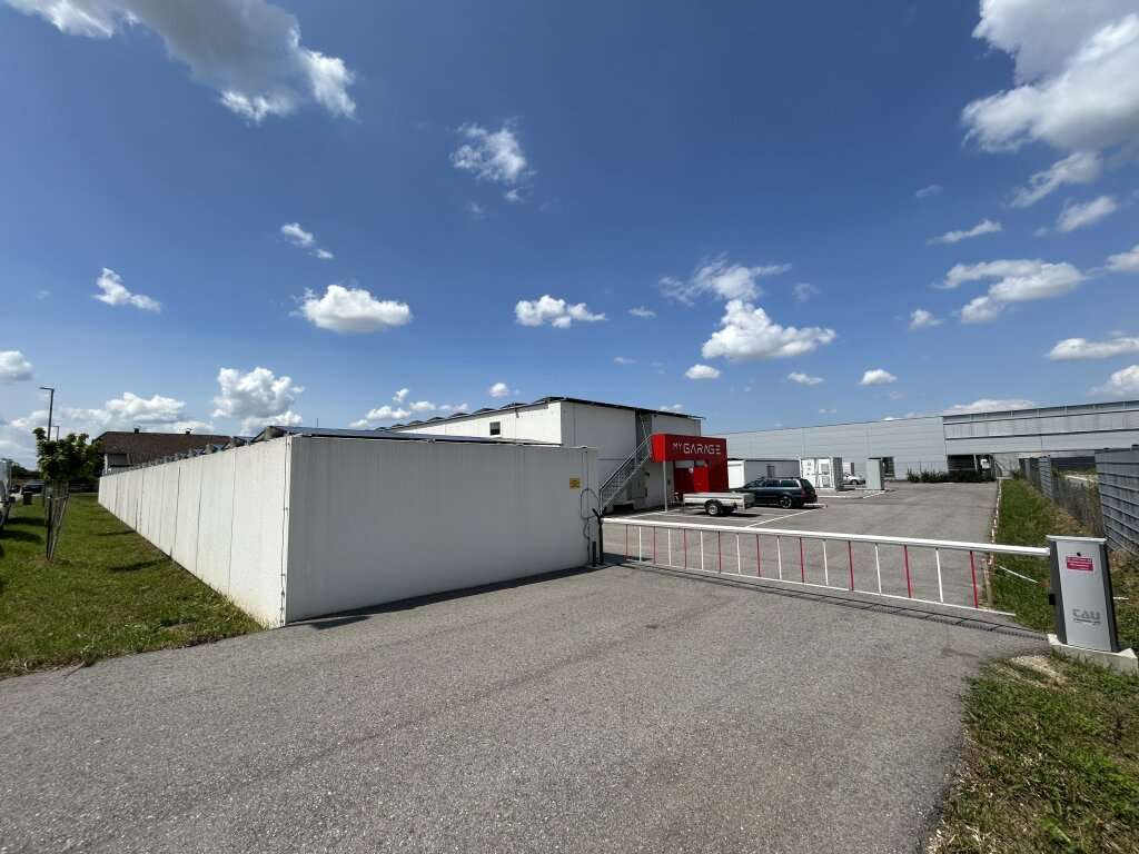  Garage in Wels, Austria No. 54852
