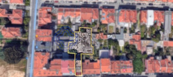 380m² Building in Porto, Portugal No. 41108 2