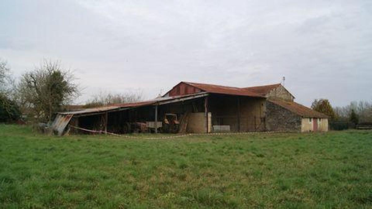 Ferme à Prahecq, France 150m² No. 19759