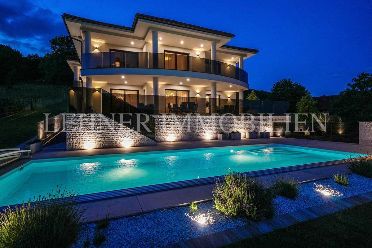 9 rooms Villa in Seiersberg-Pirka, Austria No. 174687