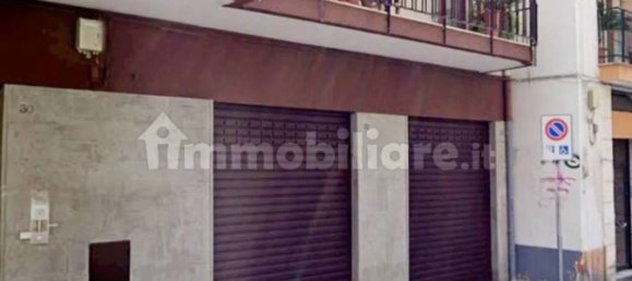 Propiedad comercial de 3 habitaciónes en Bari, Italy No. 353313 4
