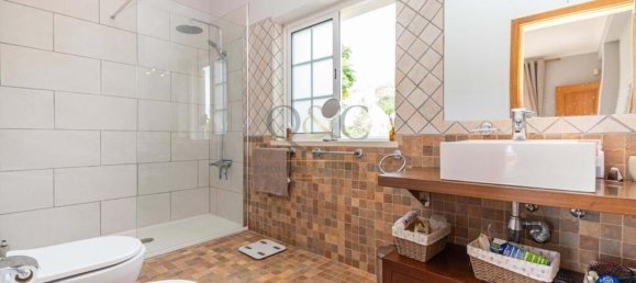 5 Schlafzimmer Villa in Loule, Portugal, Nr. 137990 16