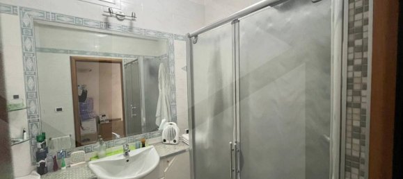 3 rooms Apartment in Bari, Italy No. 19487 4