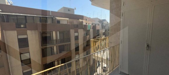 3 rooms Apartment in Bari, Italy No. 19487 19