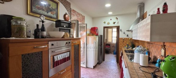 3 Schlafzimmer Wohnung in Naples, Italy, Nr. 330167 9