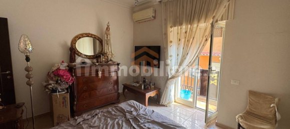 3 Schlafzimmer Wohnung in Naples, Italy, Nr. 330167 7