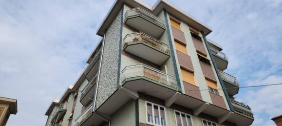 4 rooms Apartment in Savona, Italy No. 38705 2