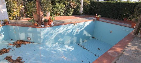 5 bedrooms Villa in Thessaloniki, Greece No. 6529 26