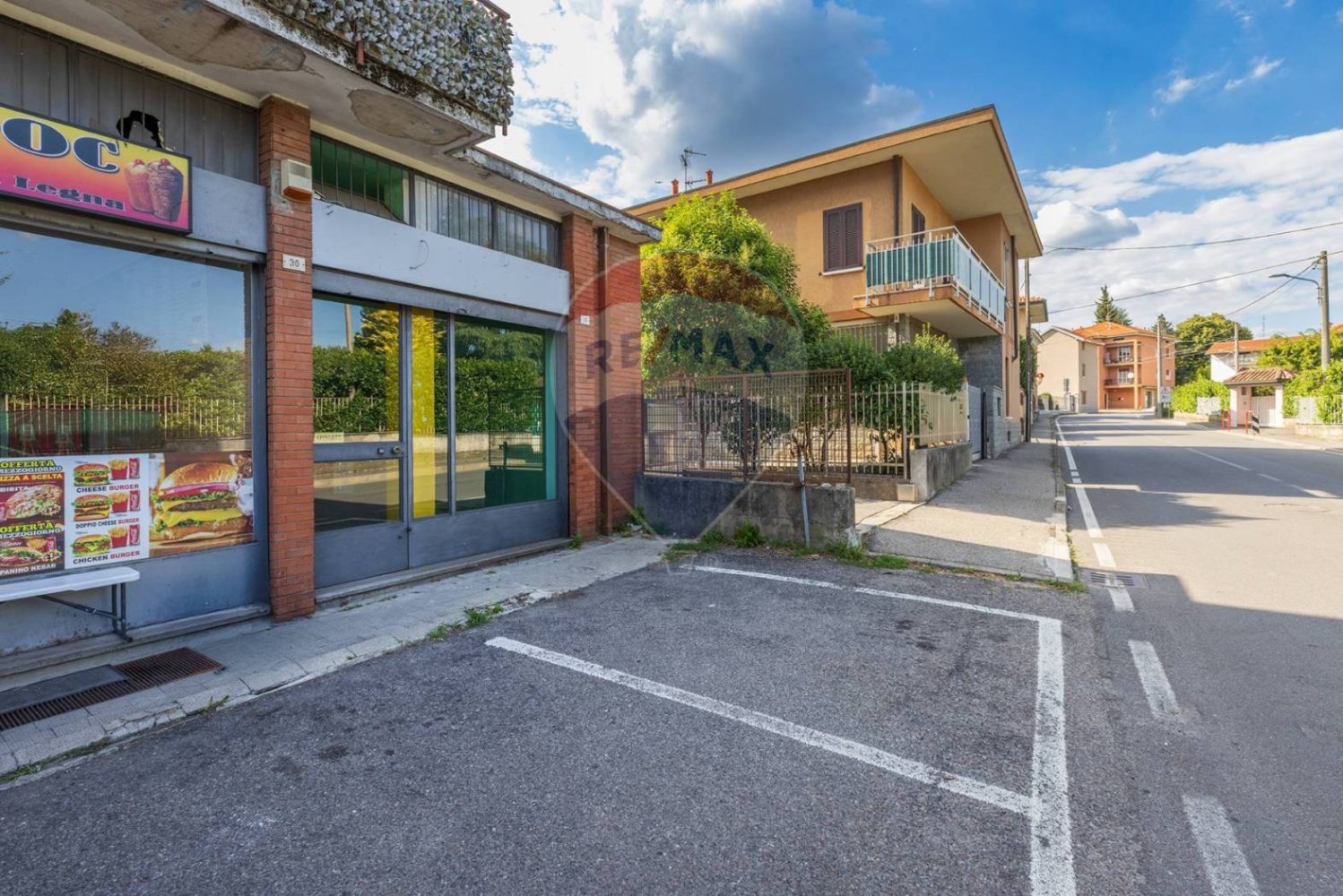 1 room Commercial property in Cairate, Italy No. 262513