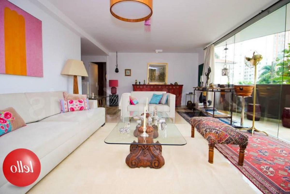 Apartamento de 3 dormitorios en Sao Paulo, Brazil No. 453483