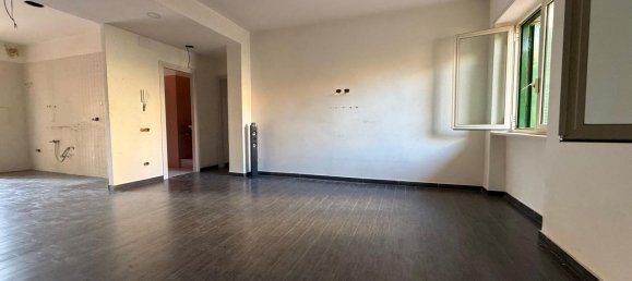 4 Schlafzimmer Wohnung in Naples, Italy, Nr. 375835 5