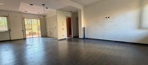 4 Schlafzimmer Wohnung in Naples, Italy, Nr. 375835 7