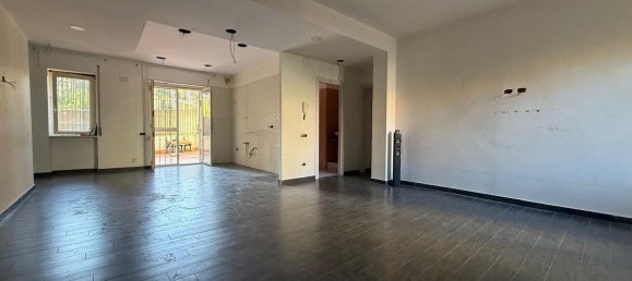 4 Schlafzimmer Wohnung in Naples, Italy, Nr. 375835 12