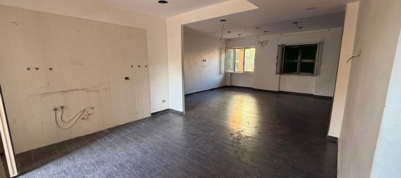 4 Schlafzimmer Wohnung in Naples, Italy, Nr. 375835 4