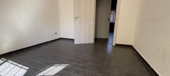 4 Schlafzimmer Wohnung in Naples, Italy, Nr. 375835 6