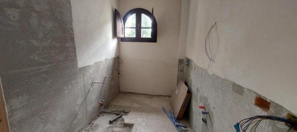 4 rooms Apartment in Cascina, Italy No. 162301 6