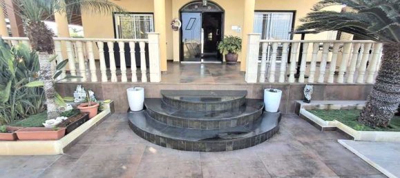 5 bedrooms Villa in Livadia, Cyprus No. 20123 2