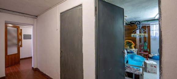 3 rooms Apartment in Volterra, Italy No. 92878 27